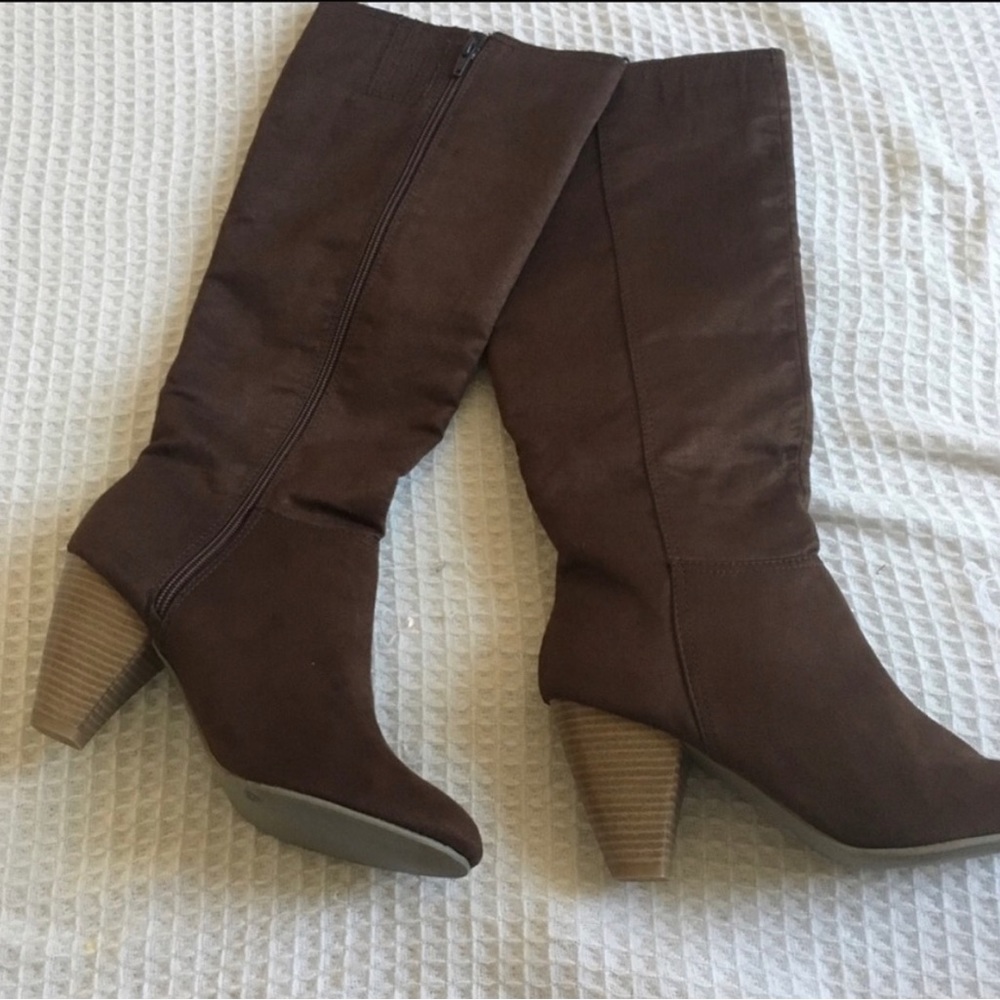 HEELED BOOTS